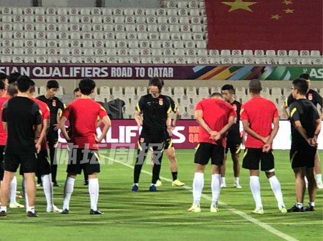 世界杯手机观看-16面国旗等待飘扬 中越之战最后踩场国足三人缺阵